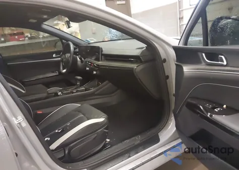 2025 Kia K5 Gt-Line z USA, uszkodzony, nr VIN KNAG64J74S5270867